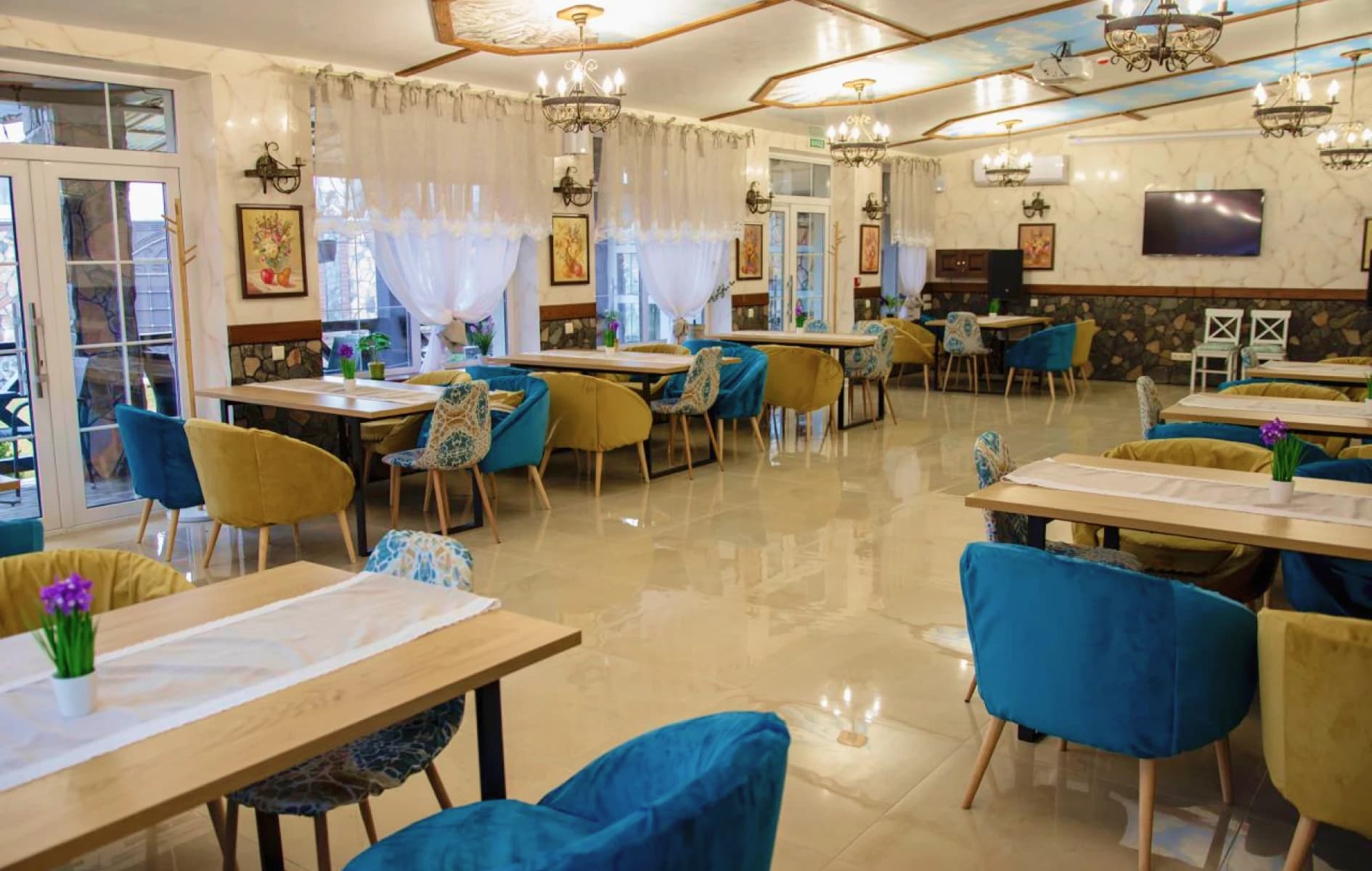 restaurant hall image